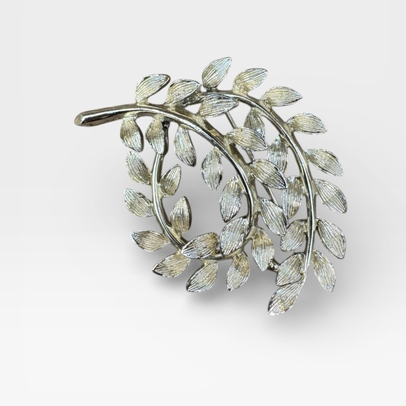 LISNER Signed Vintage Silver-Tone Leaf Brooch - Picture 4 of 9